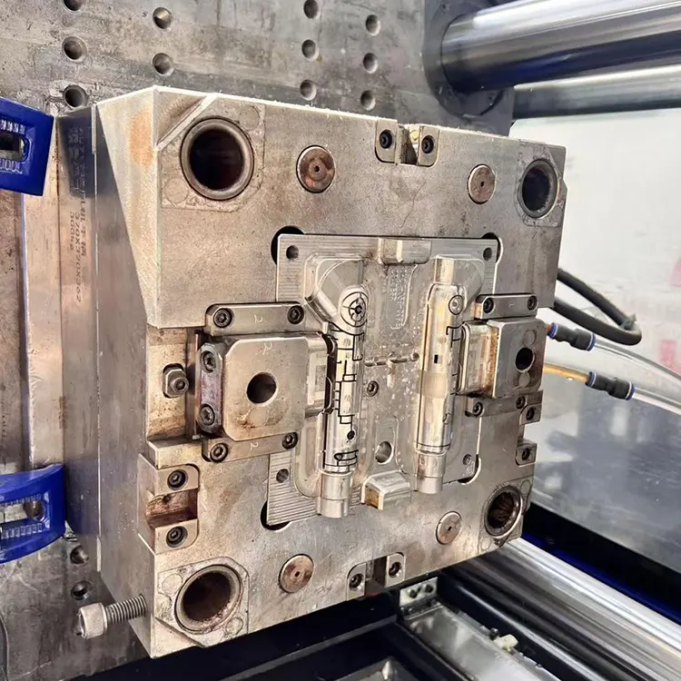 Injection Mold For The Main Body Of A Negative Ion Hair Dryer